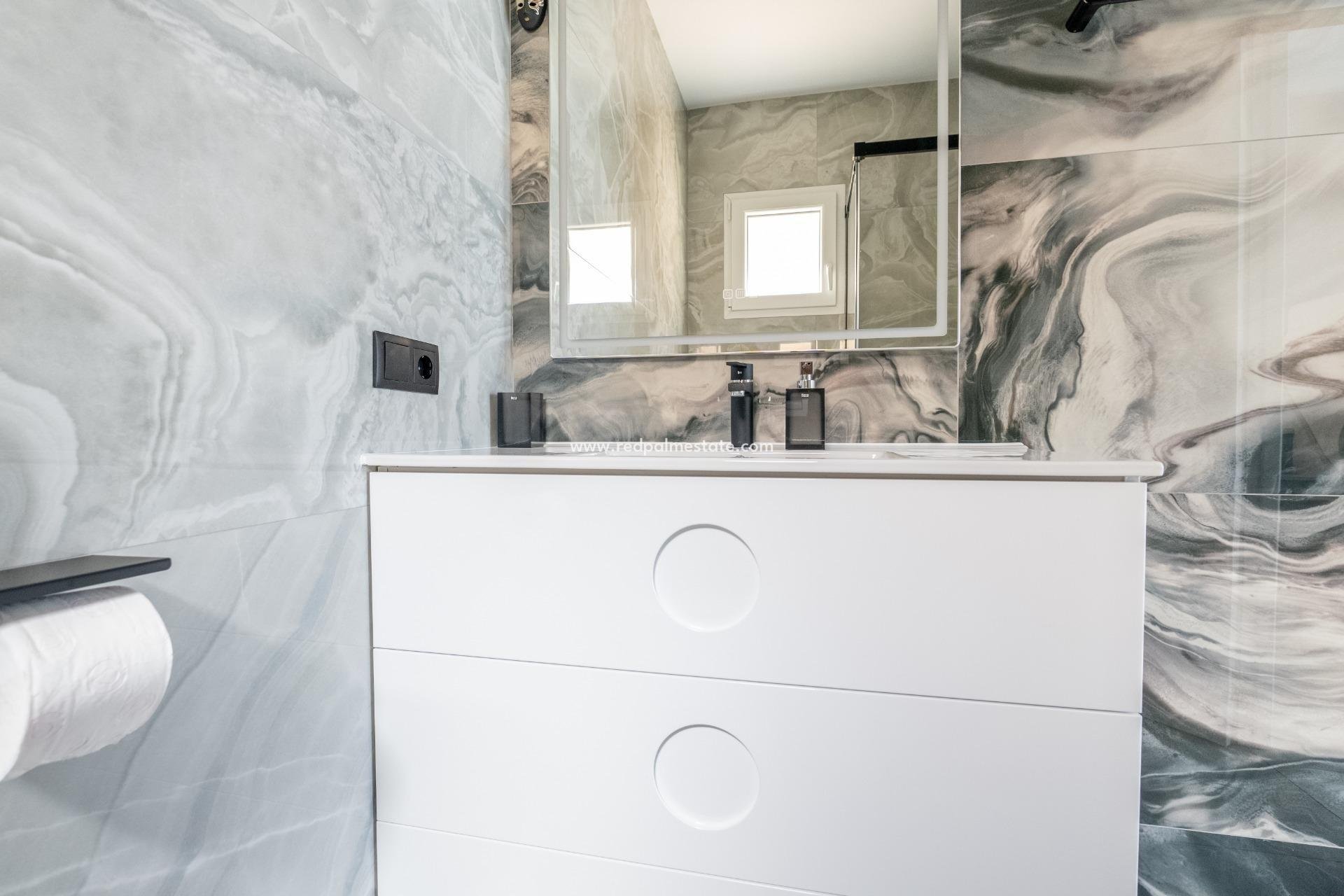 Revente - Maison de ville -
Torrevieja - Punta prima