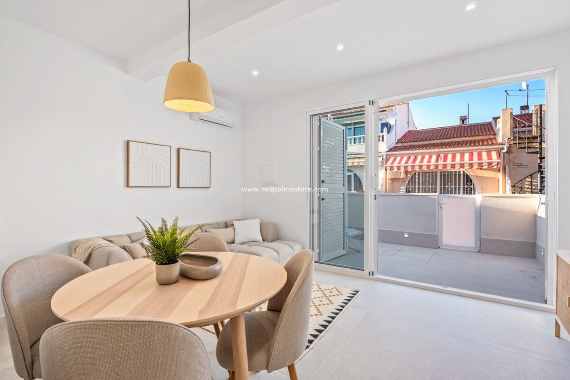 Revente - Maison de ville -
Torrevieja