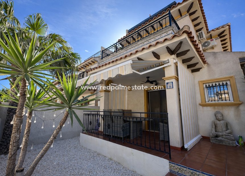 Revente - Maison Quadruple -
Orihuela Costa - Villa's San Jose IV