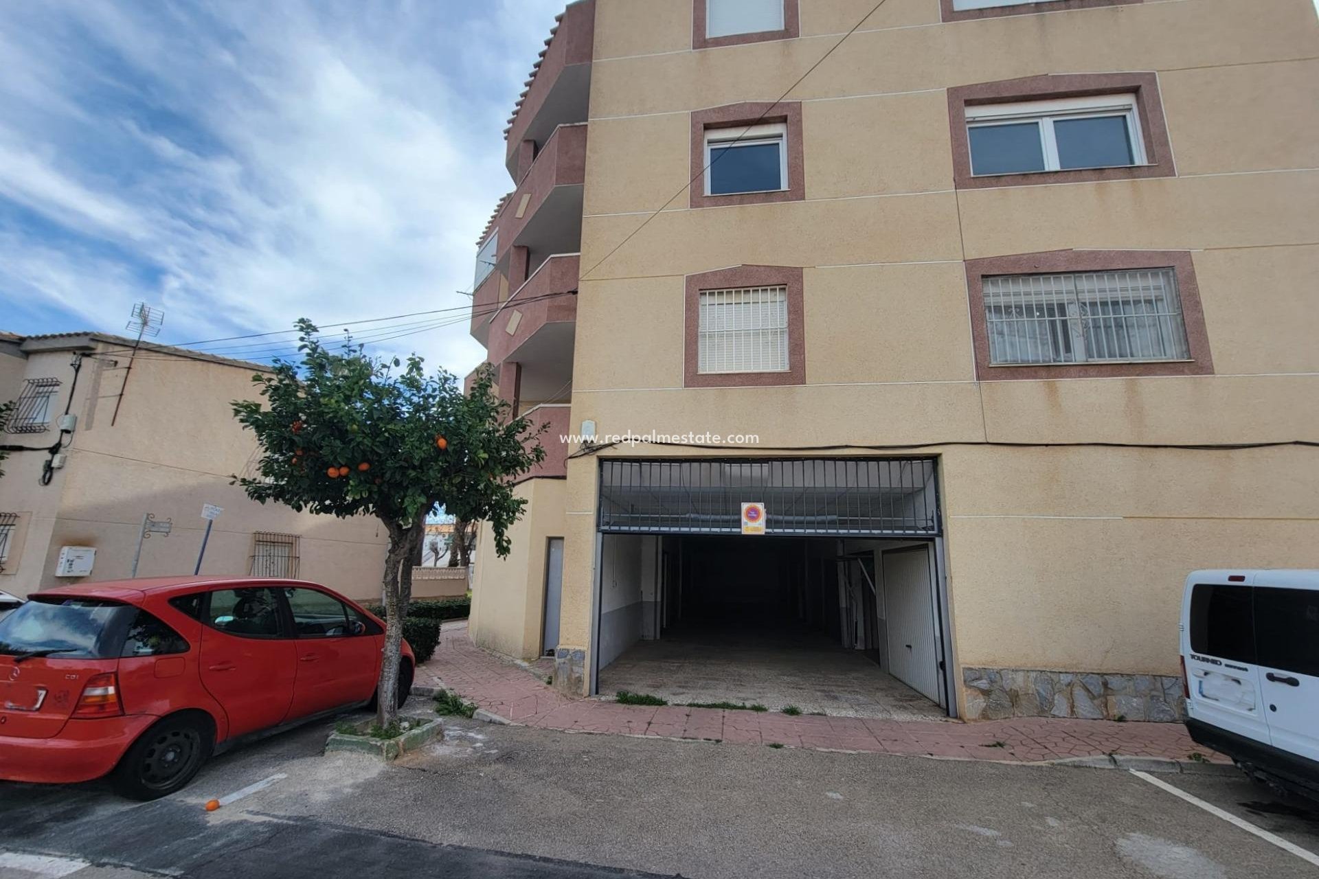 Revente - Parking -
Orihuela Costa - La Regia