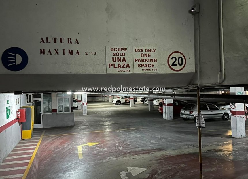 Revente - Parking -
Torrevieja - Centro Torrevieja