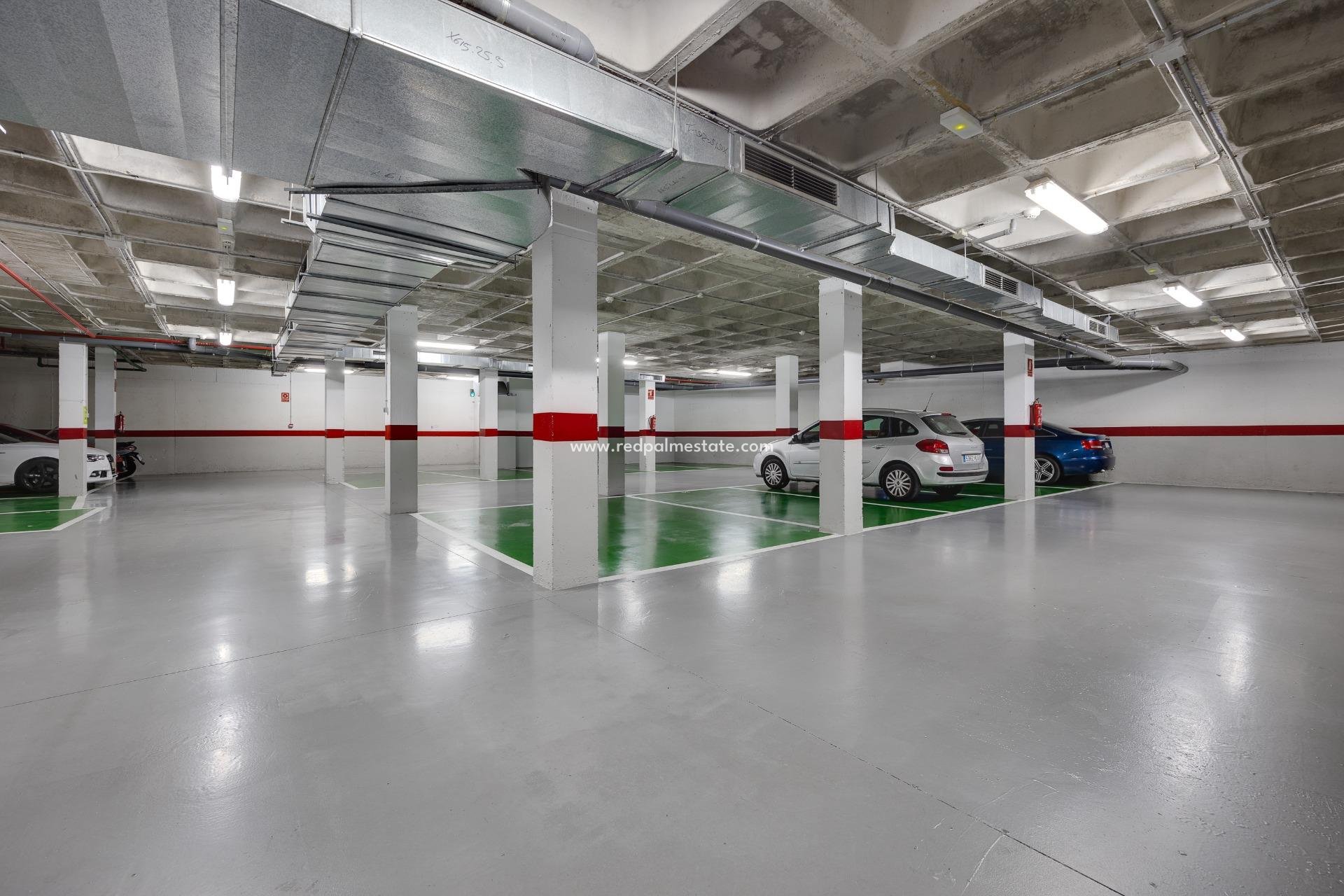 Revente - Parking -
Torrevieja - Centro Torrevieja