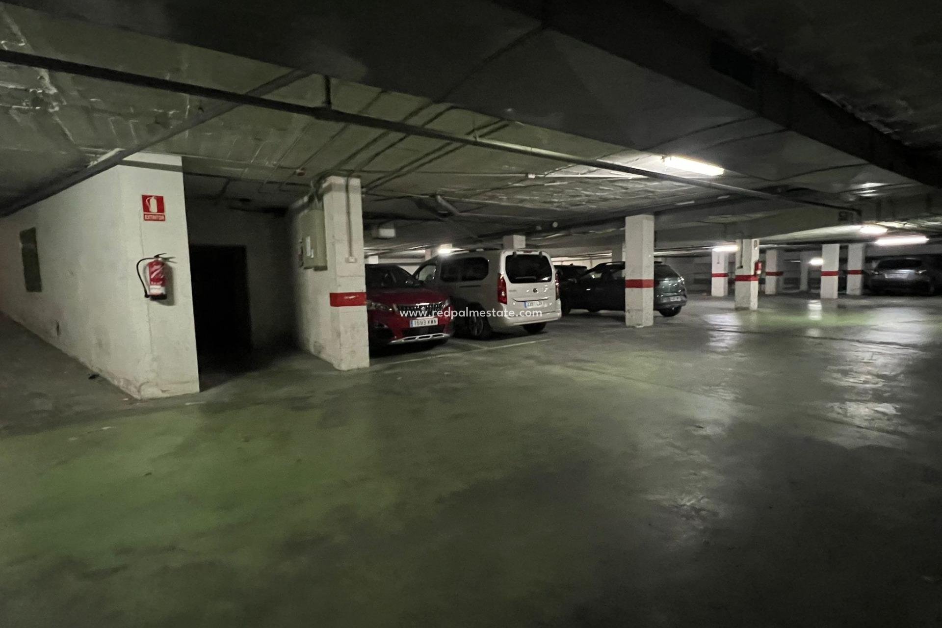 Revente - Parking -
Torrevieja - Centro Torrevieja