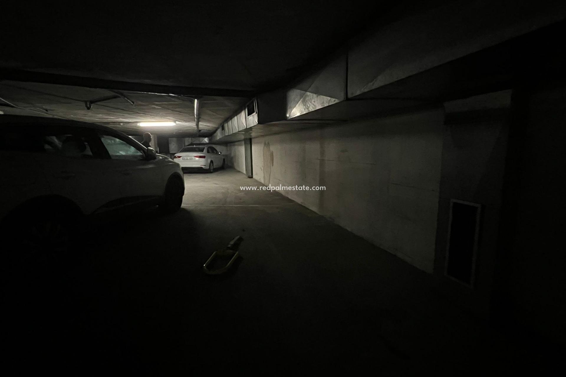 Revente - Parking -
Torrevieja - Centro Torrevieja