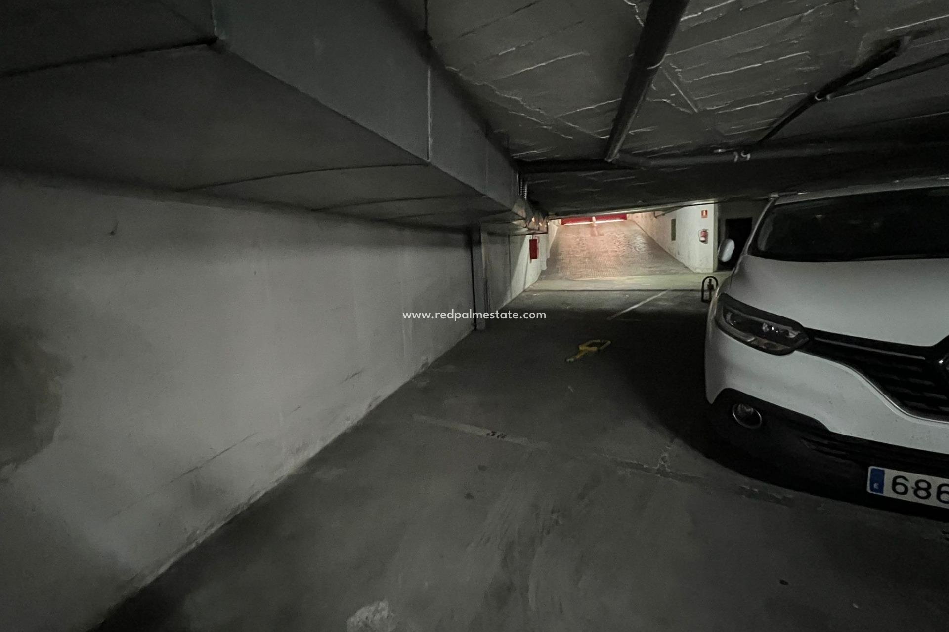 Revente - Parking -
Torrevieja - Centro Torrevieja