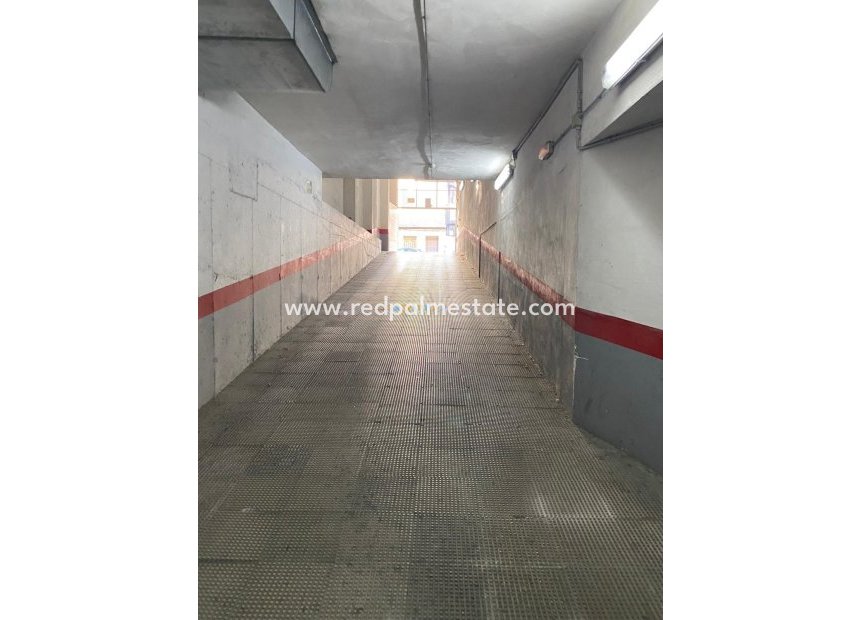 Revente - Parking -
Torrevieja - Centro Torrevieja