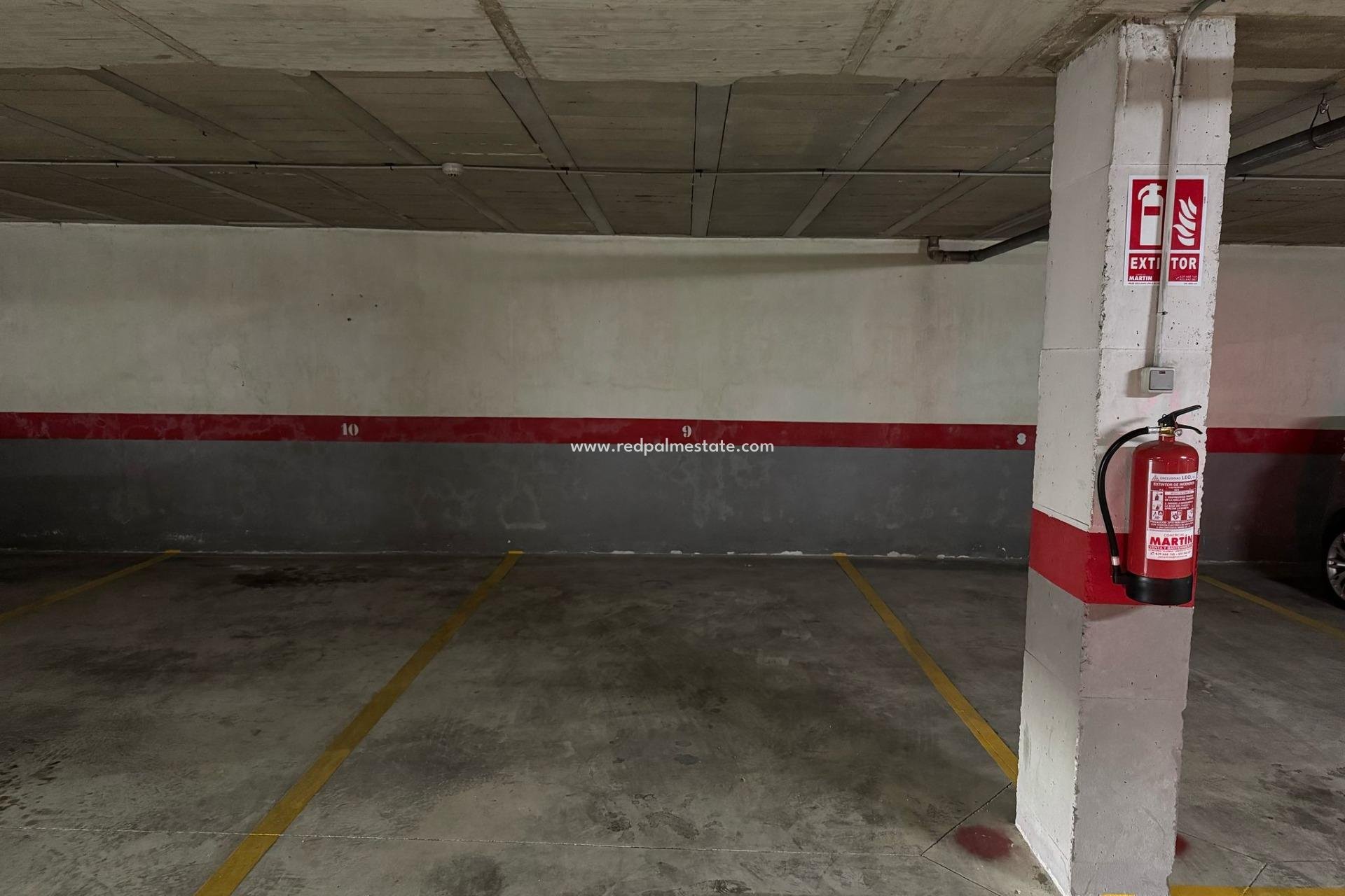 Revente - Parking -
Torrevieja - Centro