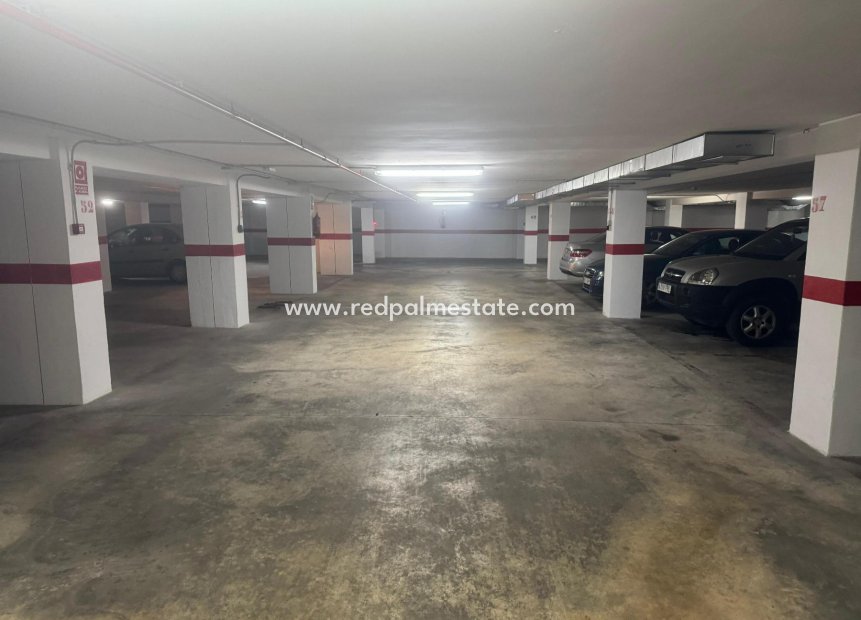 Revente - Parking -
Torrevieja - El Acequión - Los Náufragos