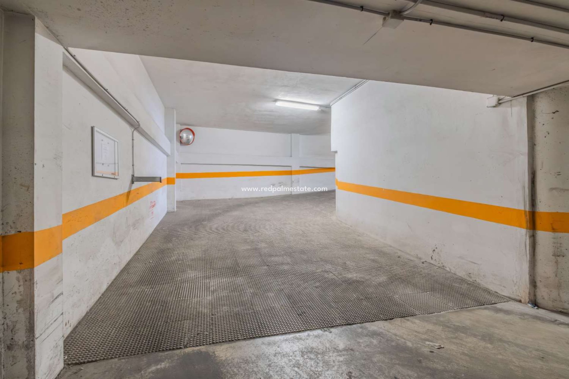 Revente - Parking -
Torrevieja - PARQUE DE LAS NACIONES