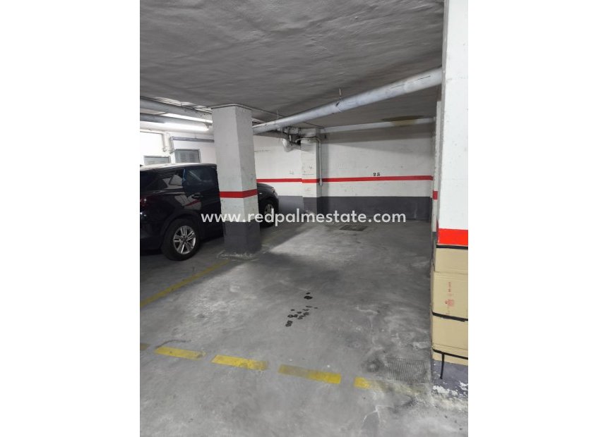 Revente - Parking -
Torrevieja - Playa de los Locos