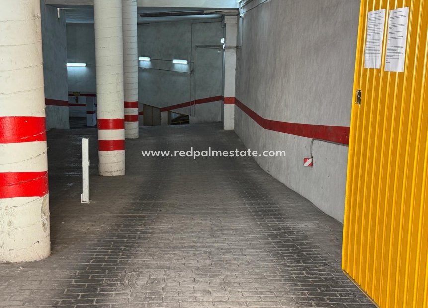 Revente - Parking -
Torrevieja