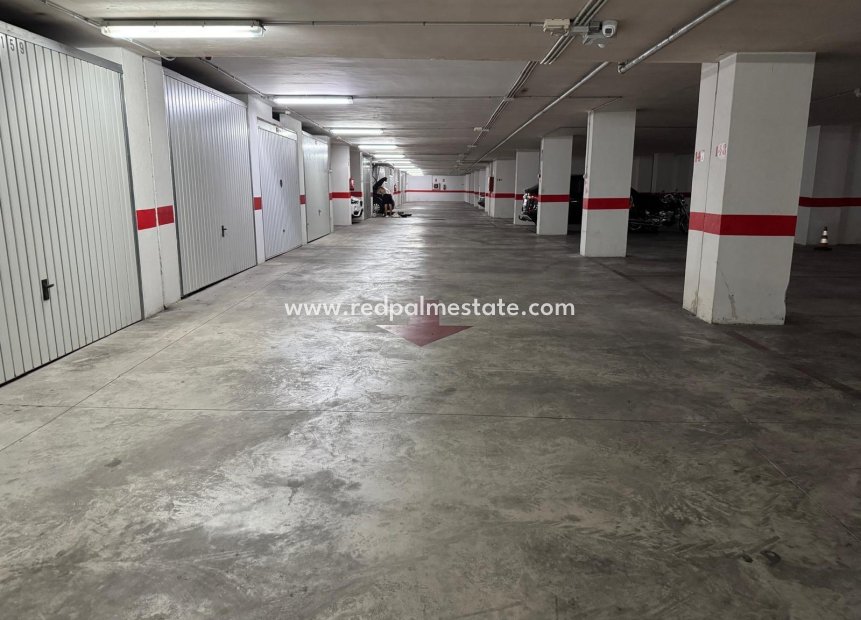 Revente - Parking -
Torrevieja