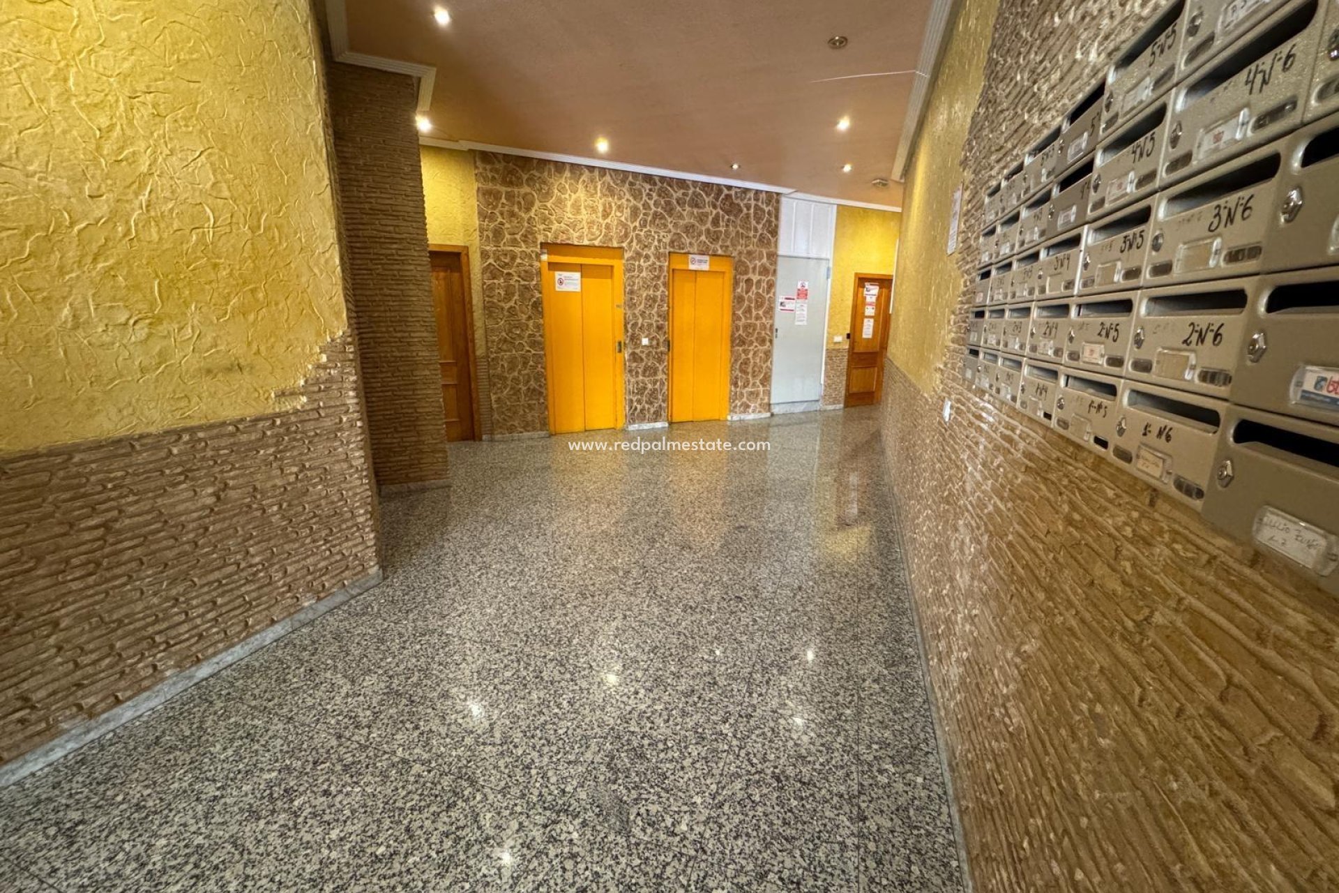Revente - Parking -
Torrevieja