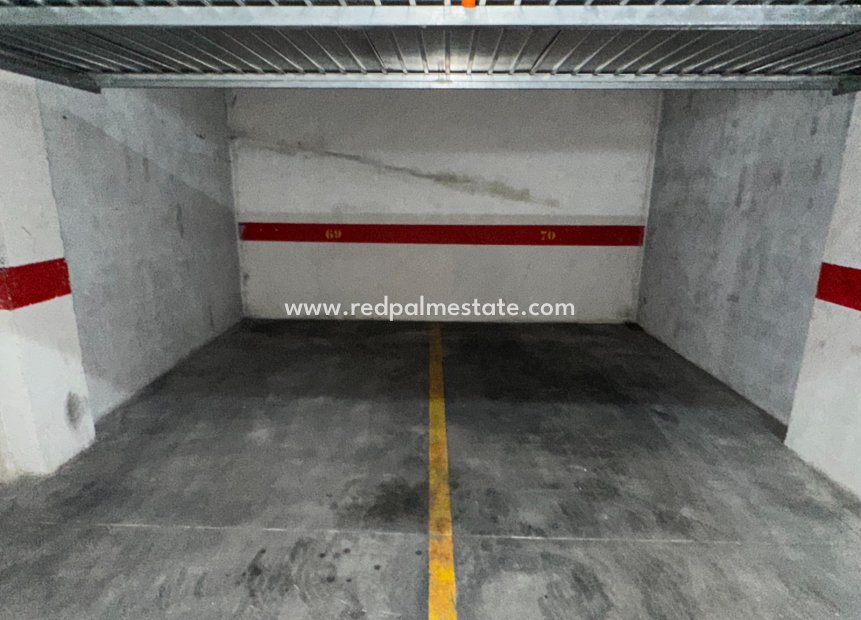 Revente - Parking -
Torrevieja