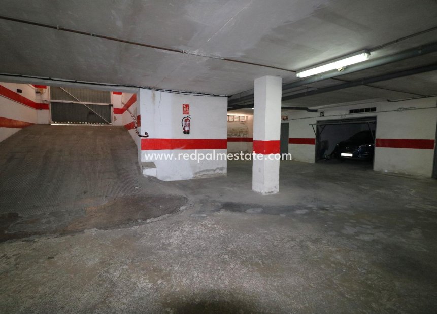 Revente - Parking -
Torrevieja