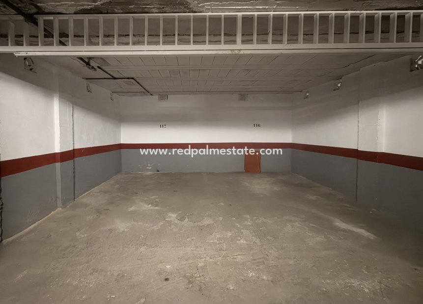 Revente - Parking -
Torrevieja