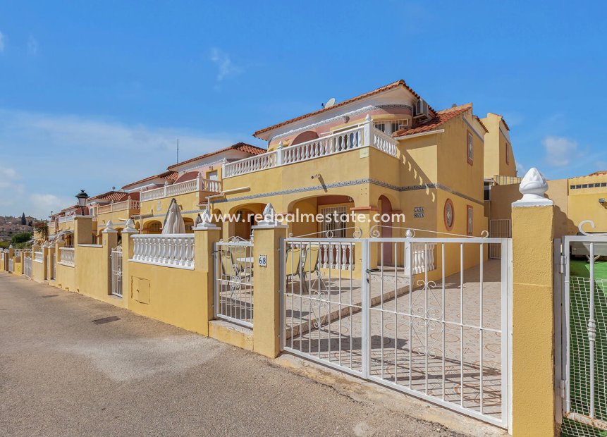 Revente - Semi Detached Penthouse -
Orihuela Costa - Costa Blanca