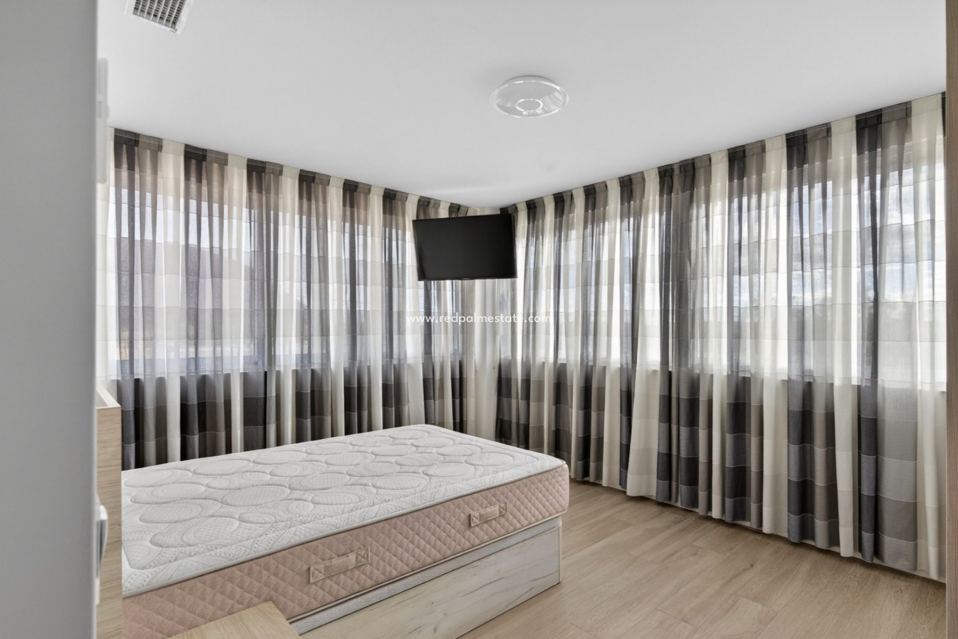 Revente - Villa -
Alicante - Rebolledo