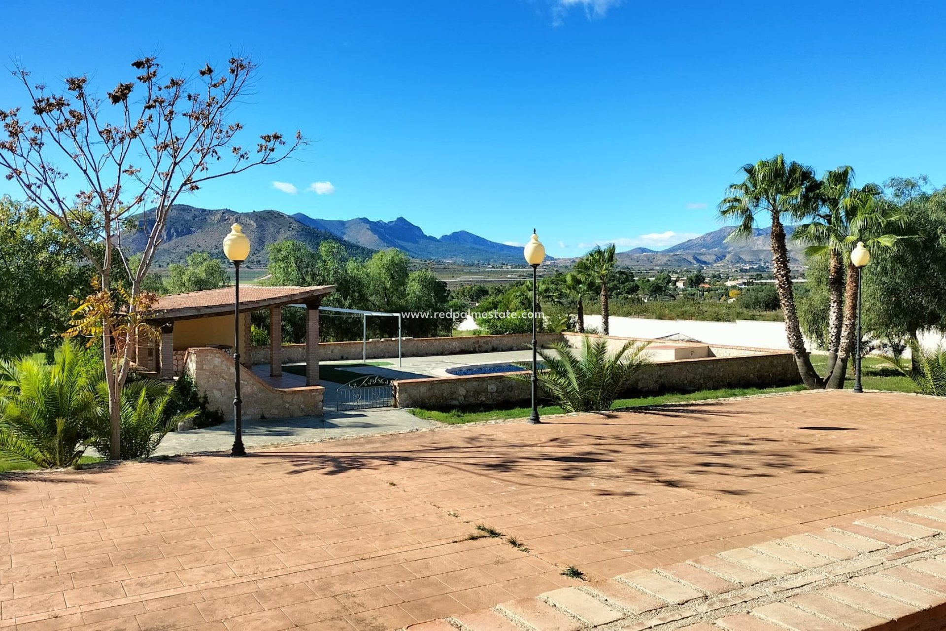 Revente - Villa -
Aspe - Inland