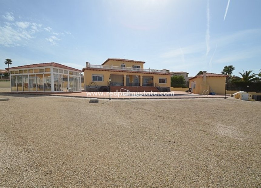Revente - Villa -
Campos del Rio