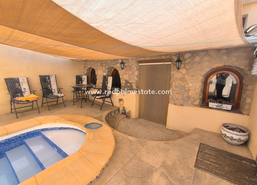 Revente - Villa -
Chinorlet - Inland