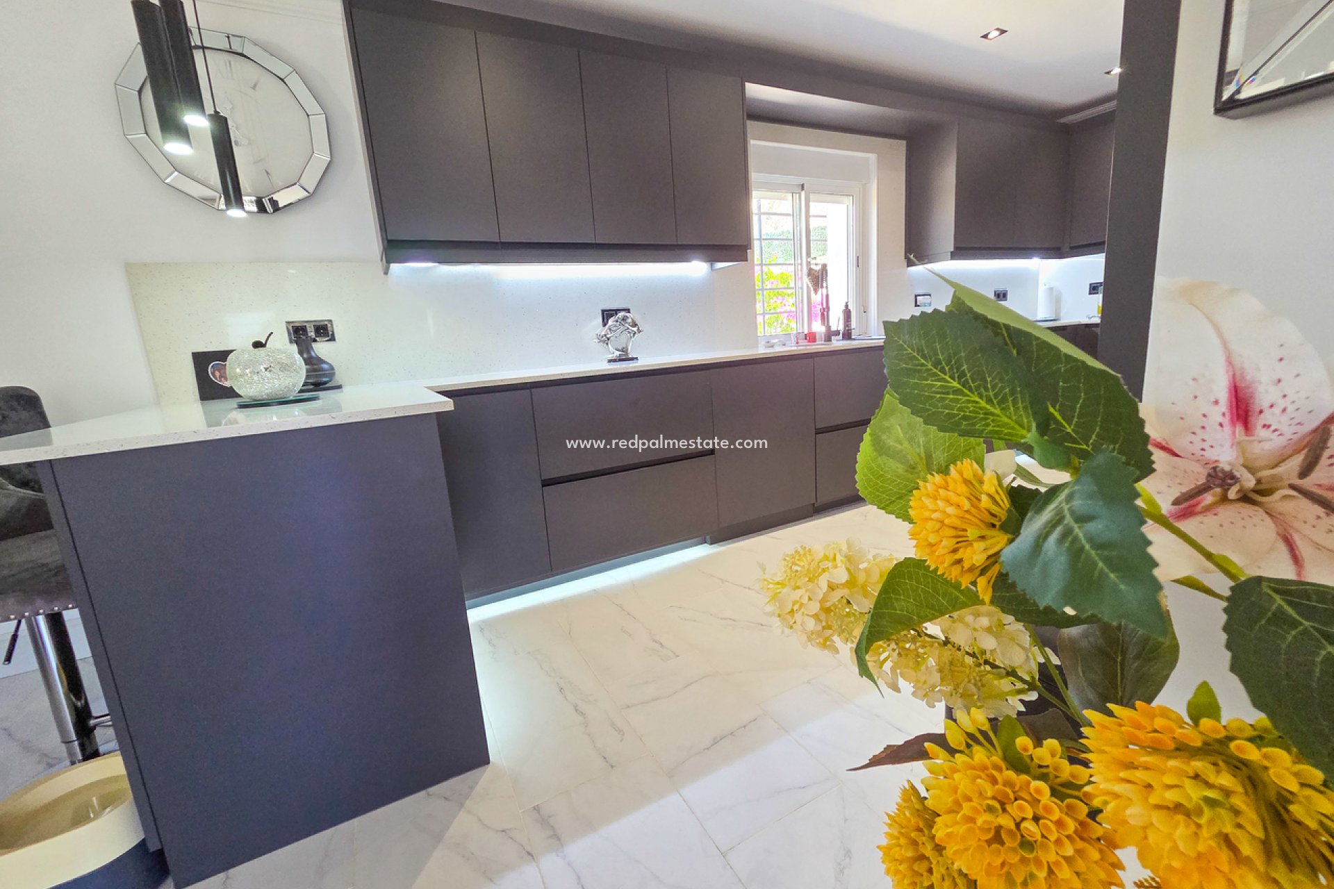 Revente - Villa -
Crevillente - Inland