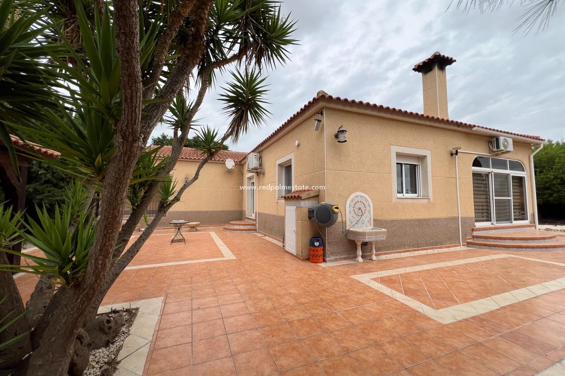 Revente - Villa -
Dolores - Cmno. Escorredor