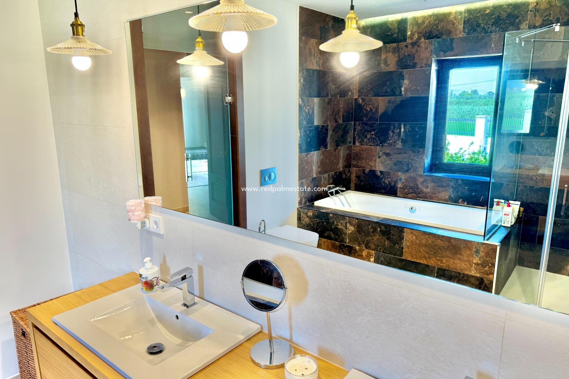 Revente - Villa -
Dolores - Comunidad Valenciana