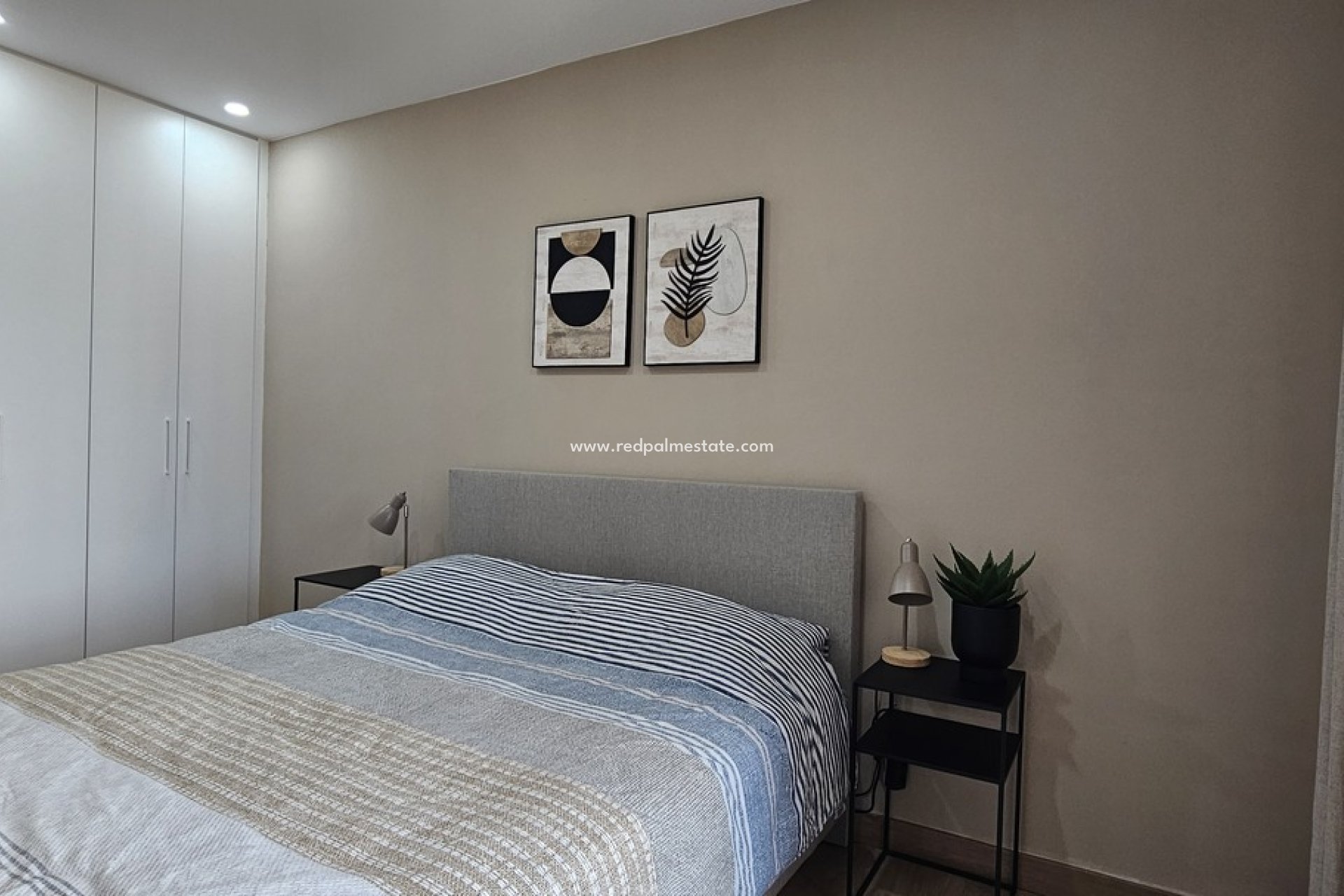 Revente - Villa -
Dolores - Sector 4