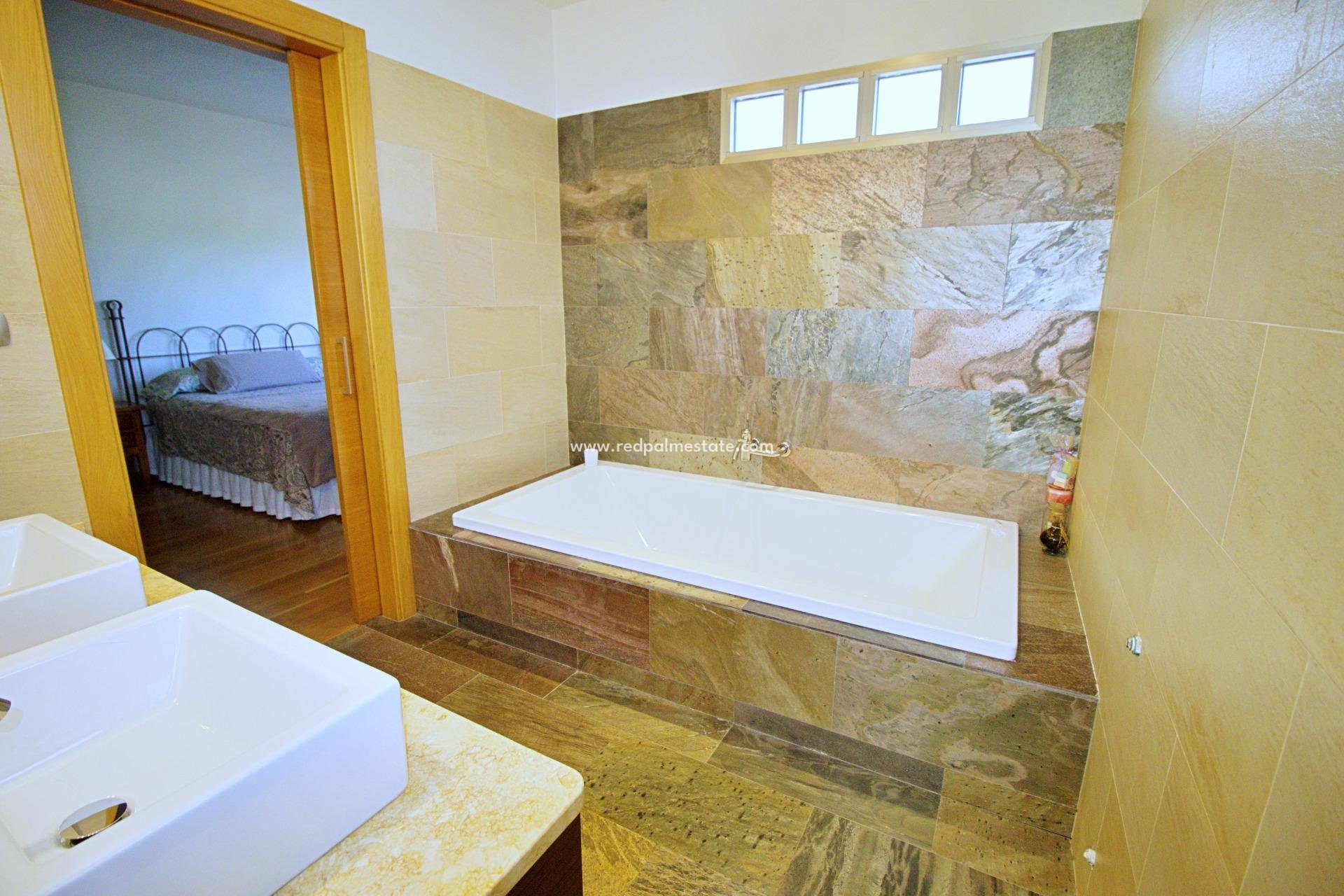Revente - Villa -
Elche - Peña las Águilas