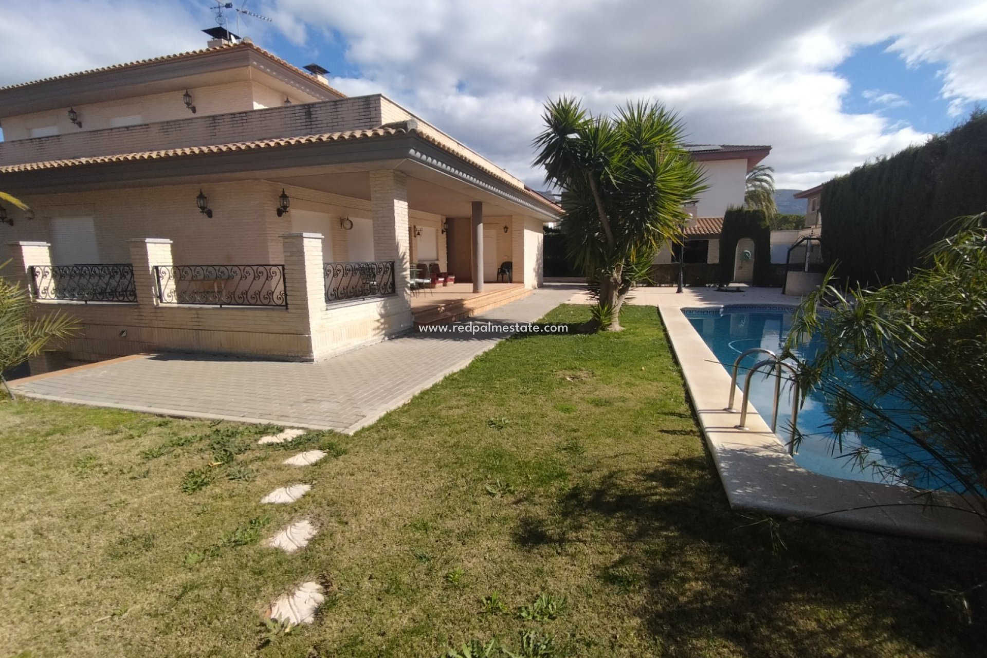 Revente - Villa -
Elda - Inland