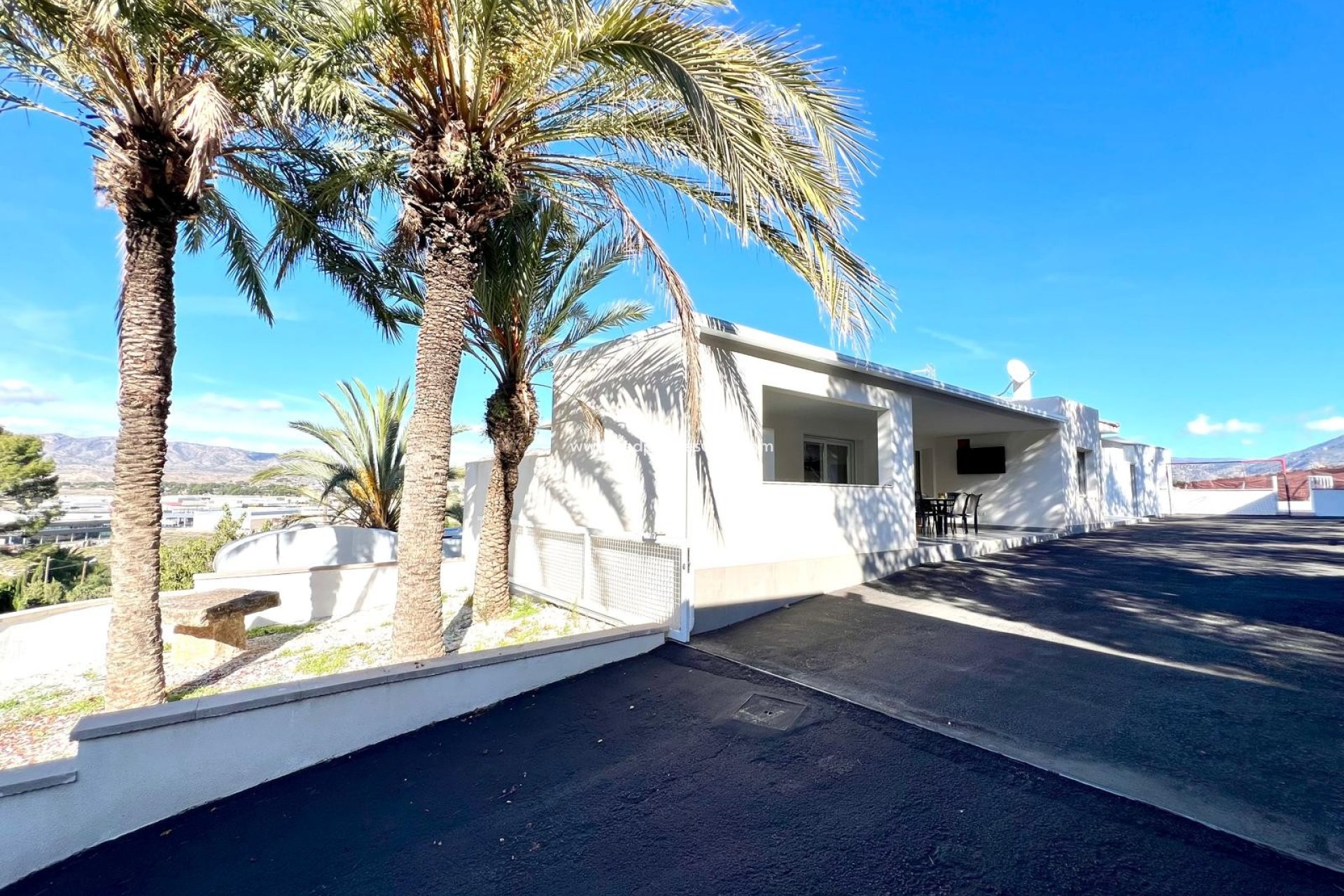 Revente - Villa -
Elda - Inland