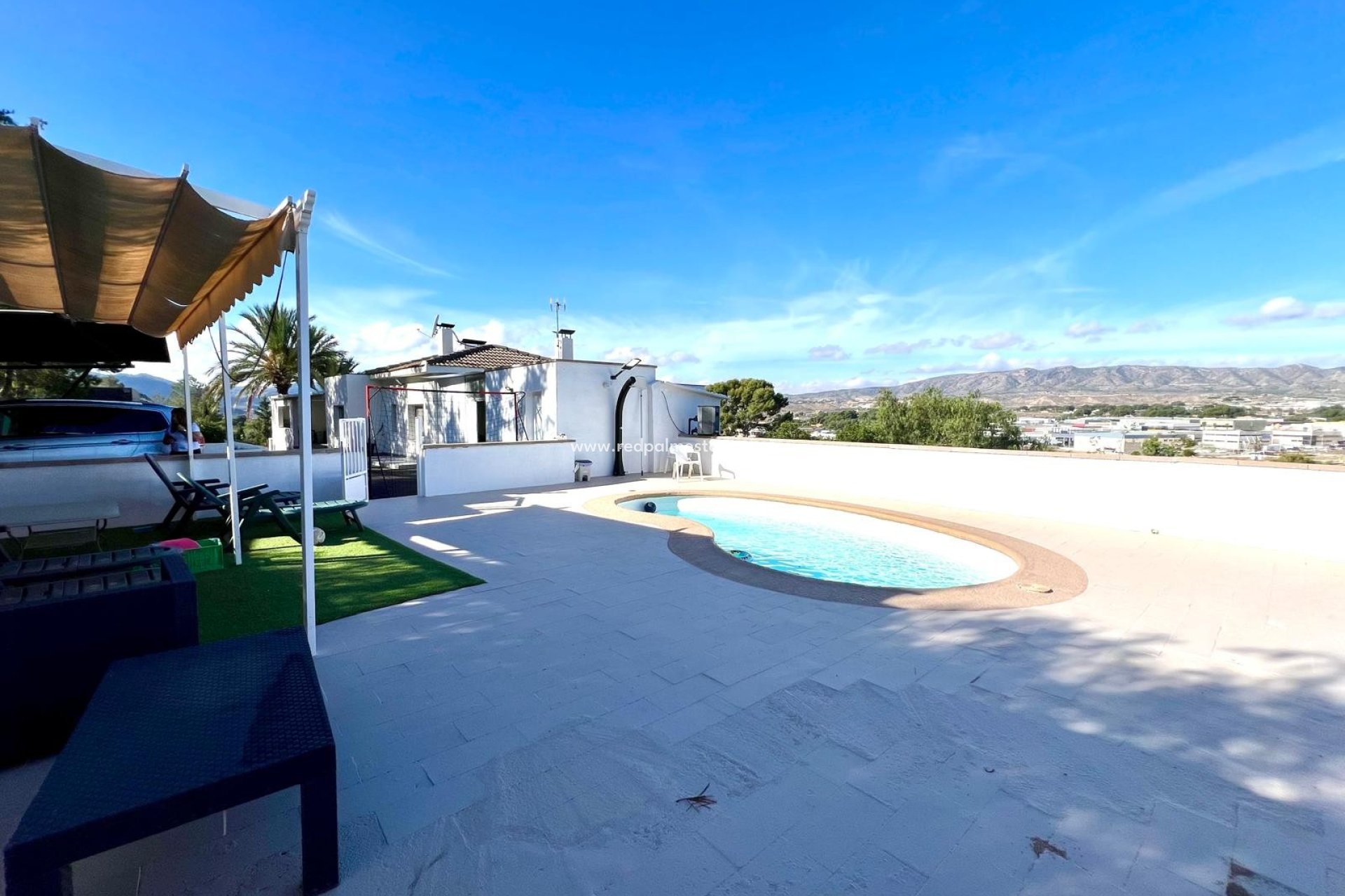 Revente - Villa -
Elda - Inland