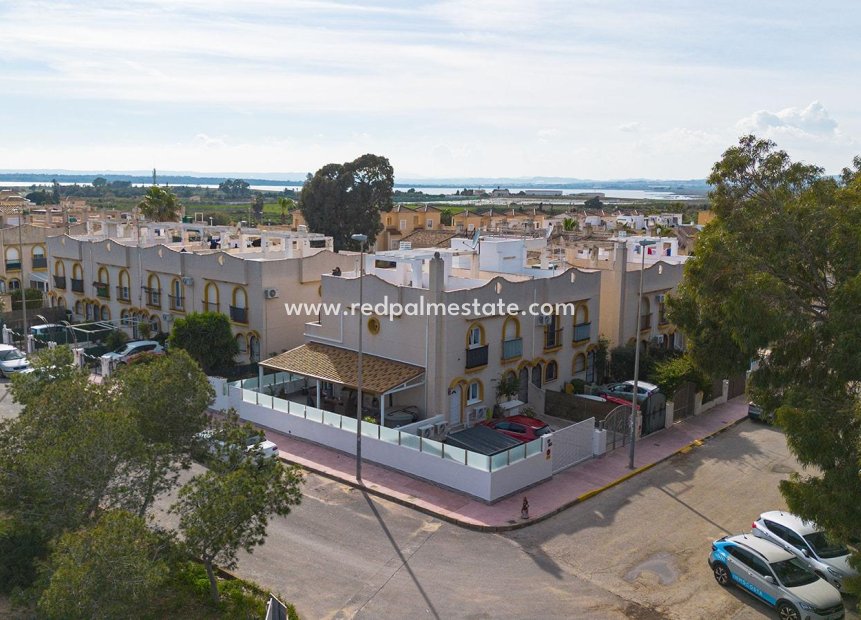 Revente - Villa -
Guardamar del Segura - Urbanizaciones