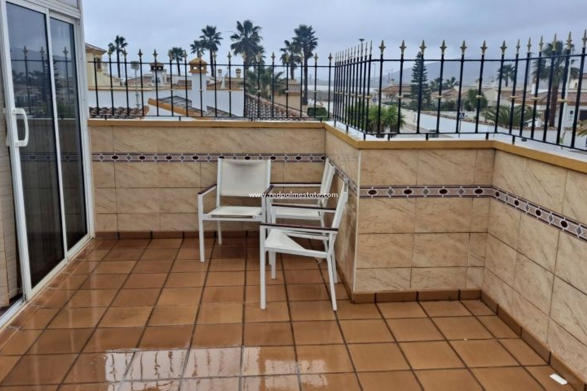 Revente - Villa -
Hondón de las Nieves - Inland