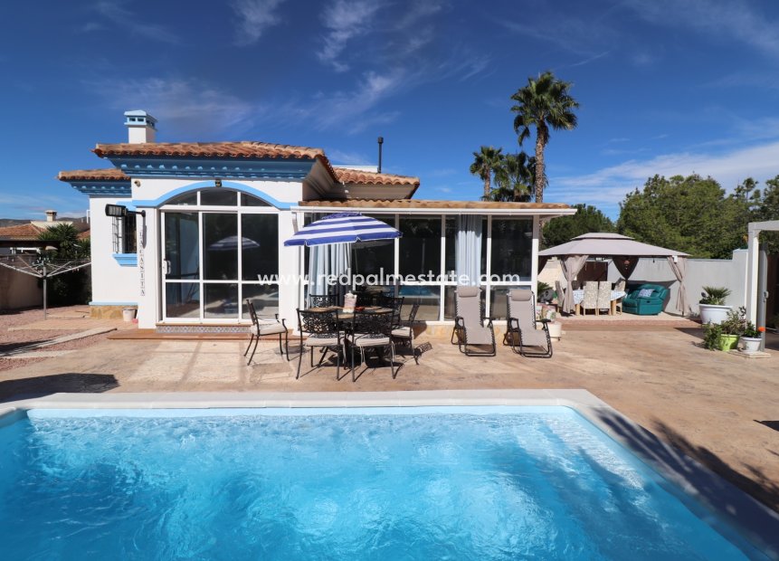 Revente - Villa -
Hondón de las Nieves - Inland