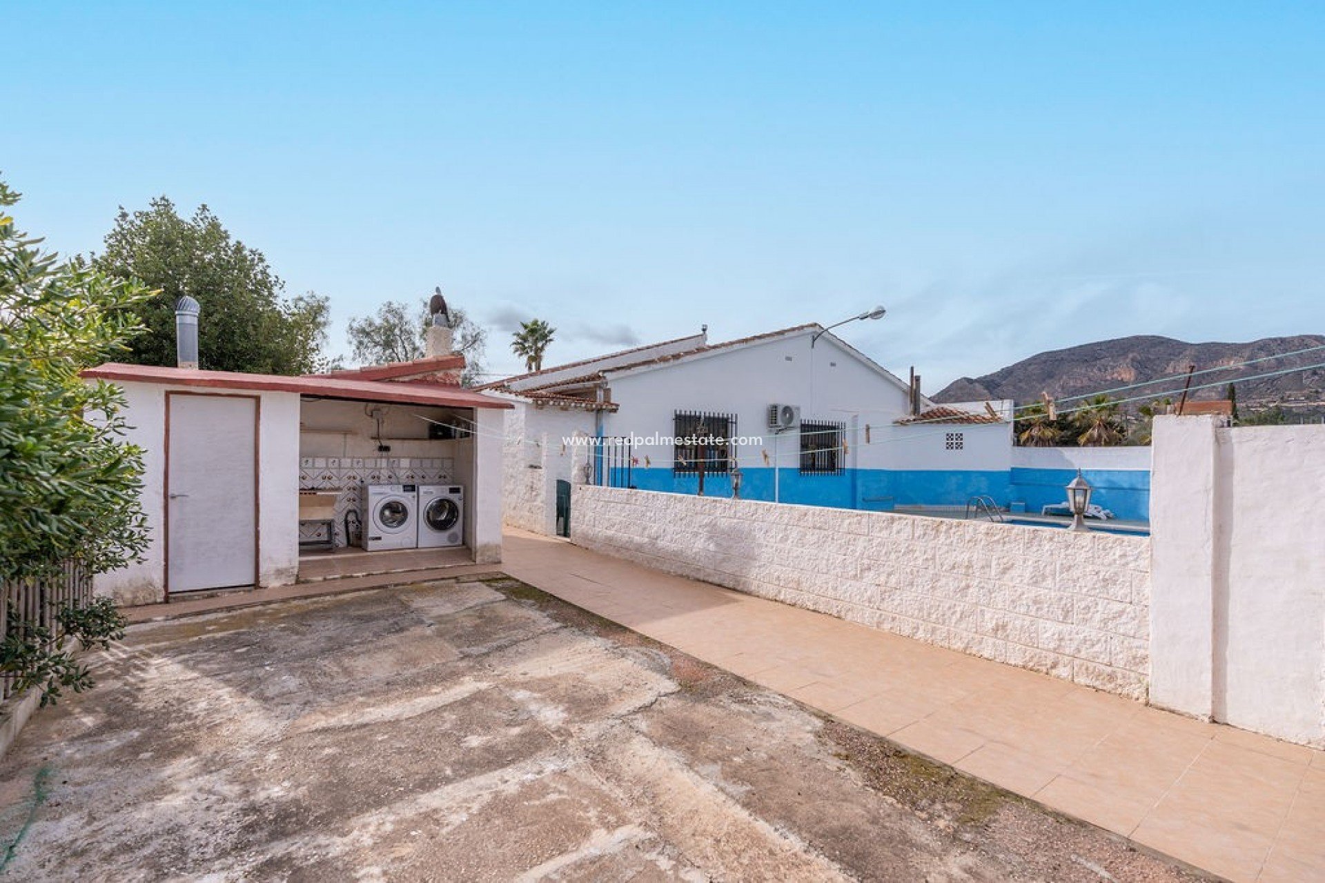 Revente - Villa -
Hondón de las Nieves - Inland