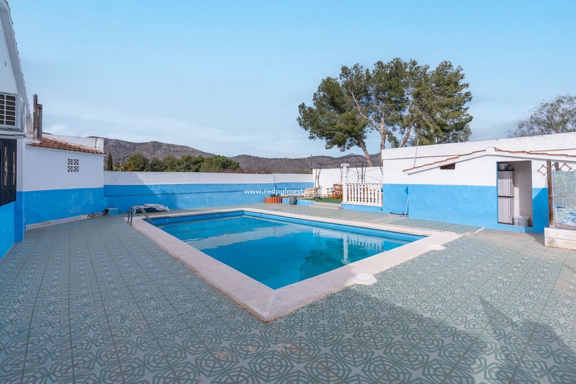 Revente - Villa -
Hondón de las Nieves - Inland