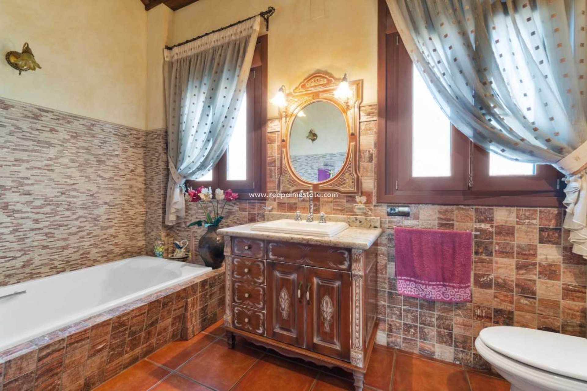 Revente - Villa -
Molins - Inland