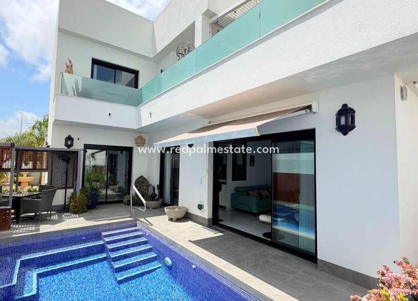 Revente - Villa -
Montesinos - La Herada