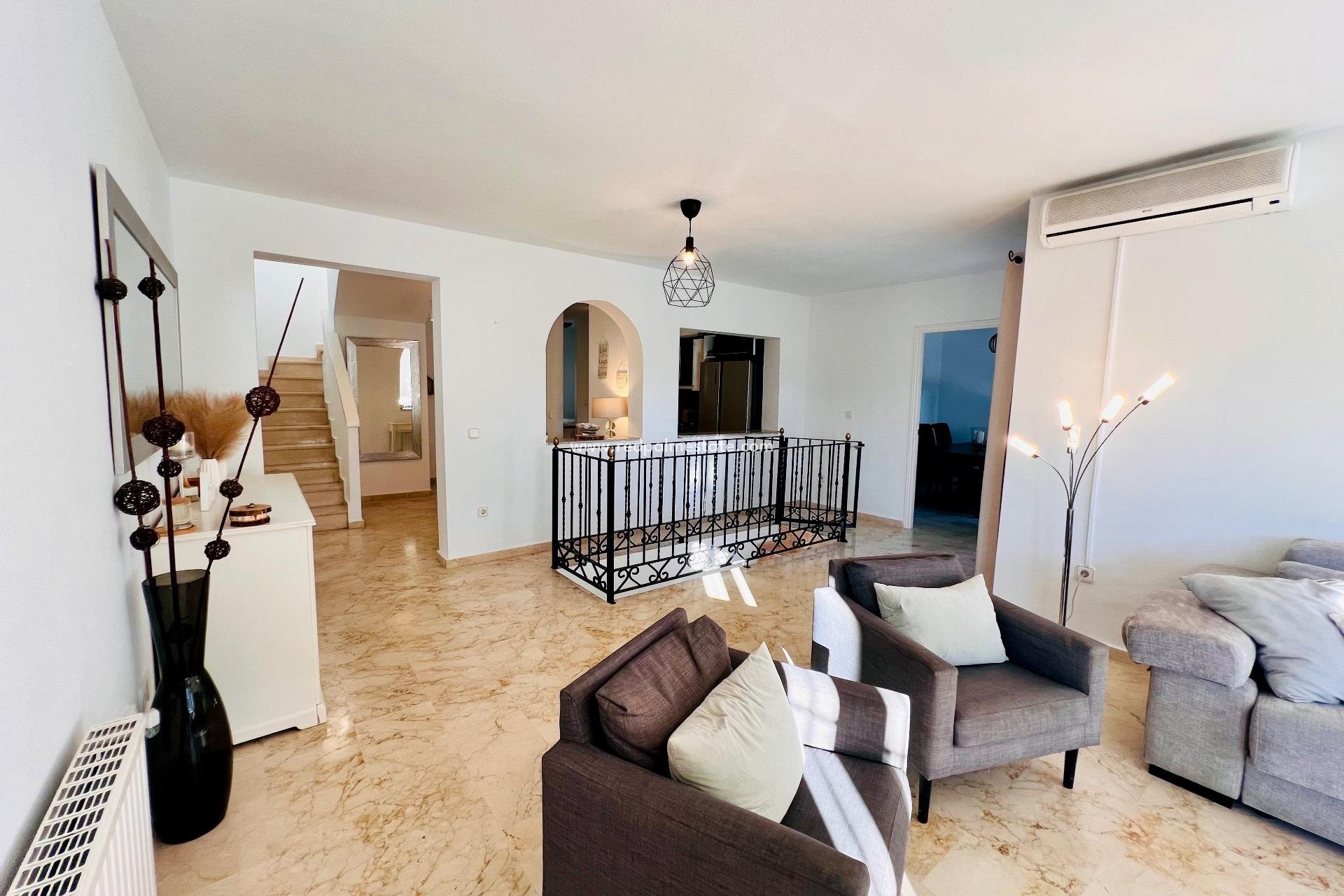 Revente - Villa -
Orihuela Costa - Altos de Campoamor