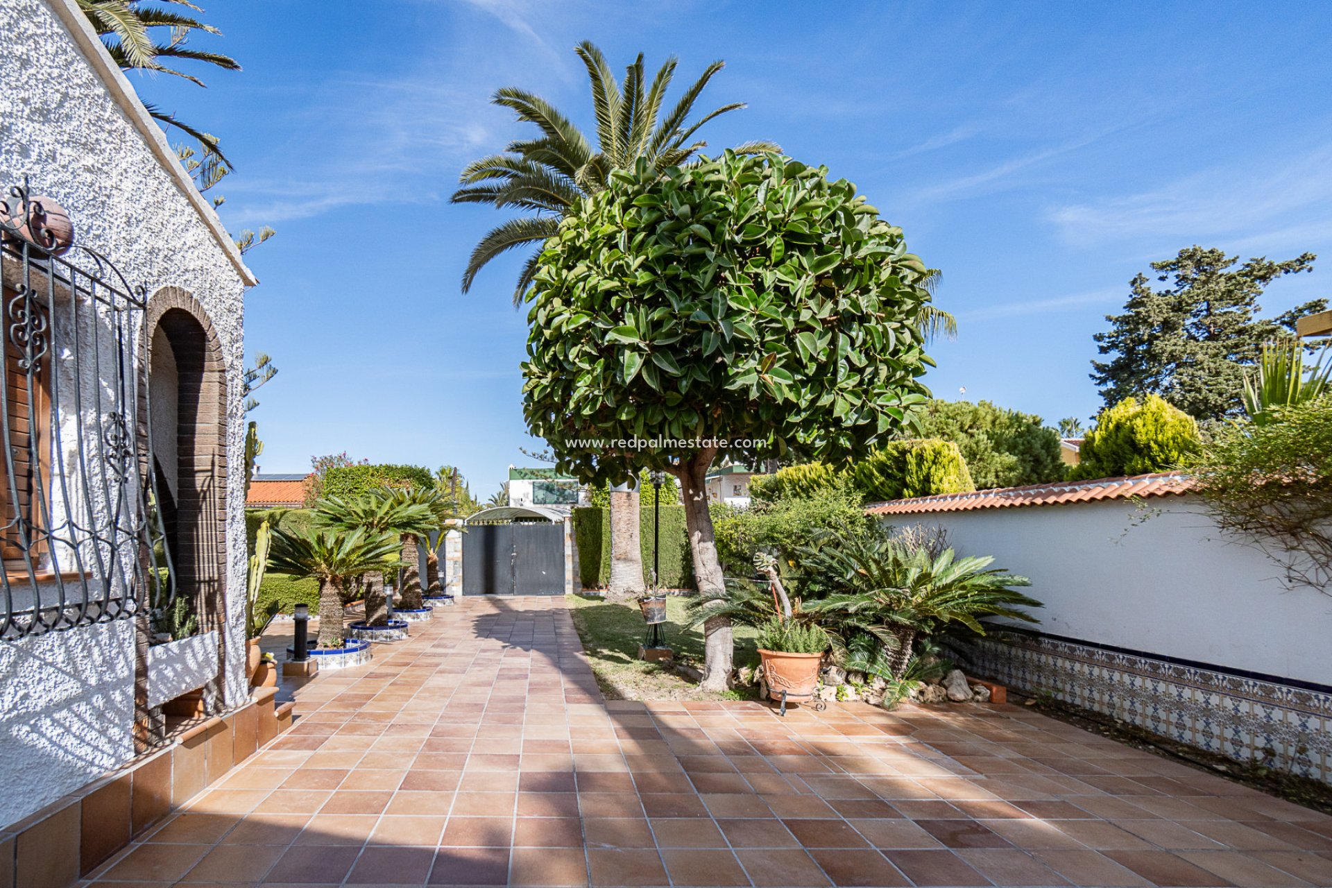 Revente - Villa -
Orihuela Costa - Beachside