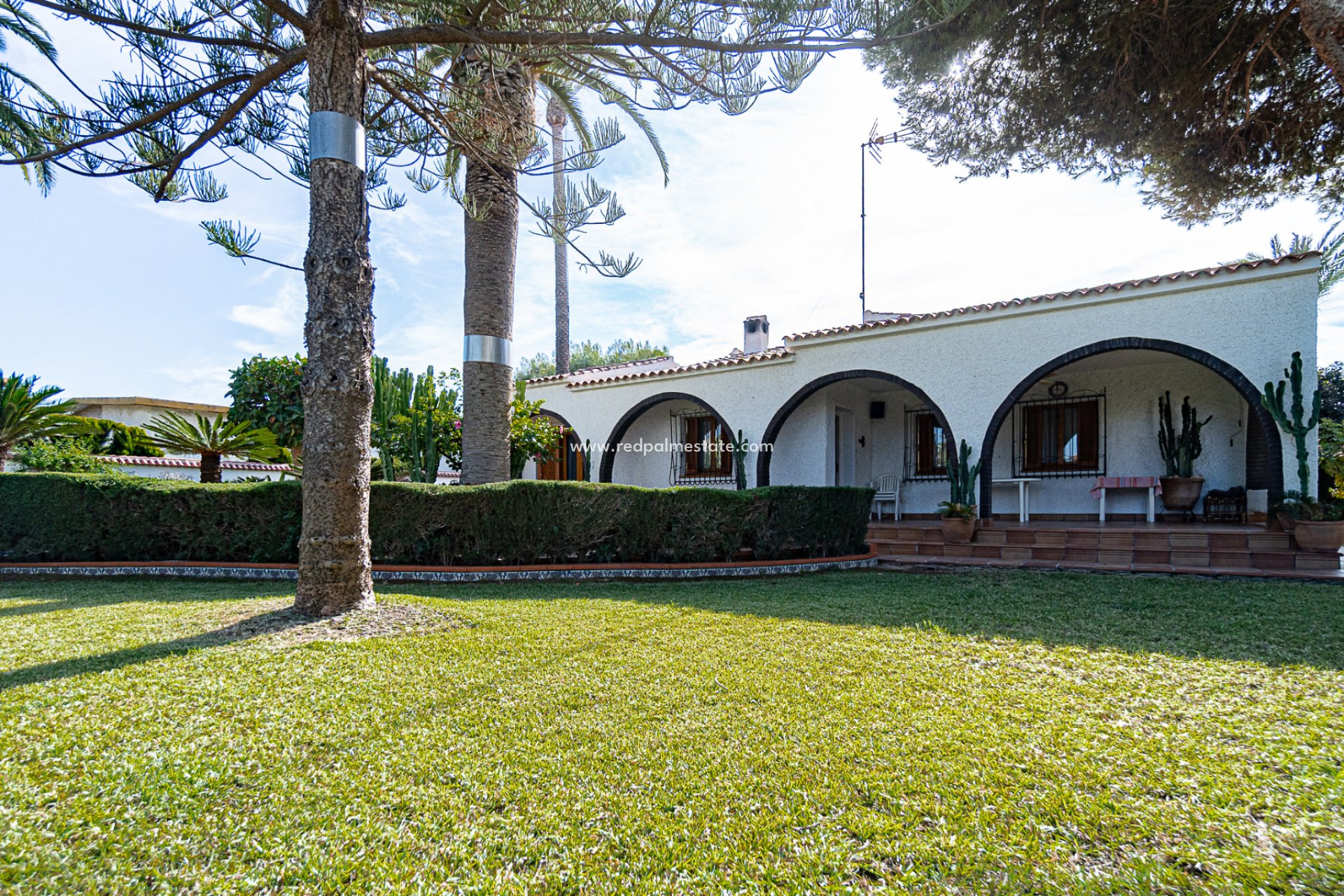 Revente - Villa -
Orihuela Costa - Beachside