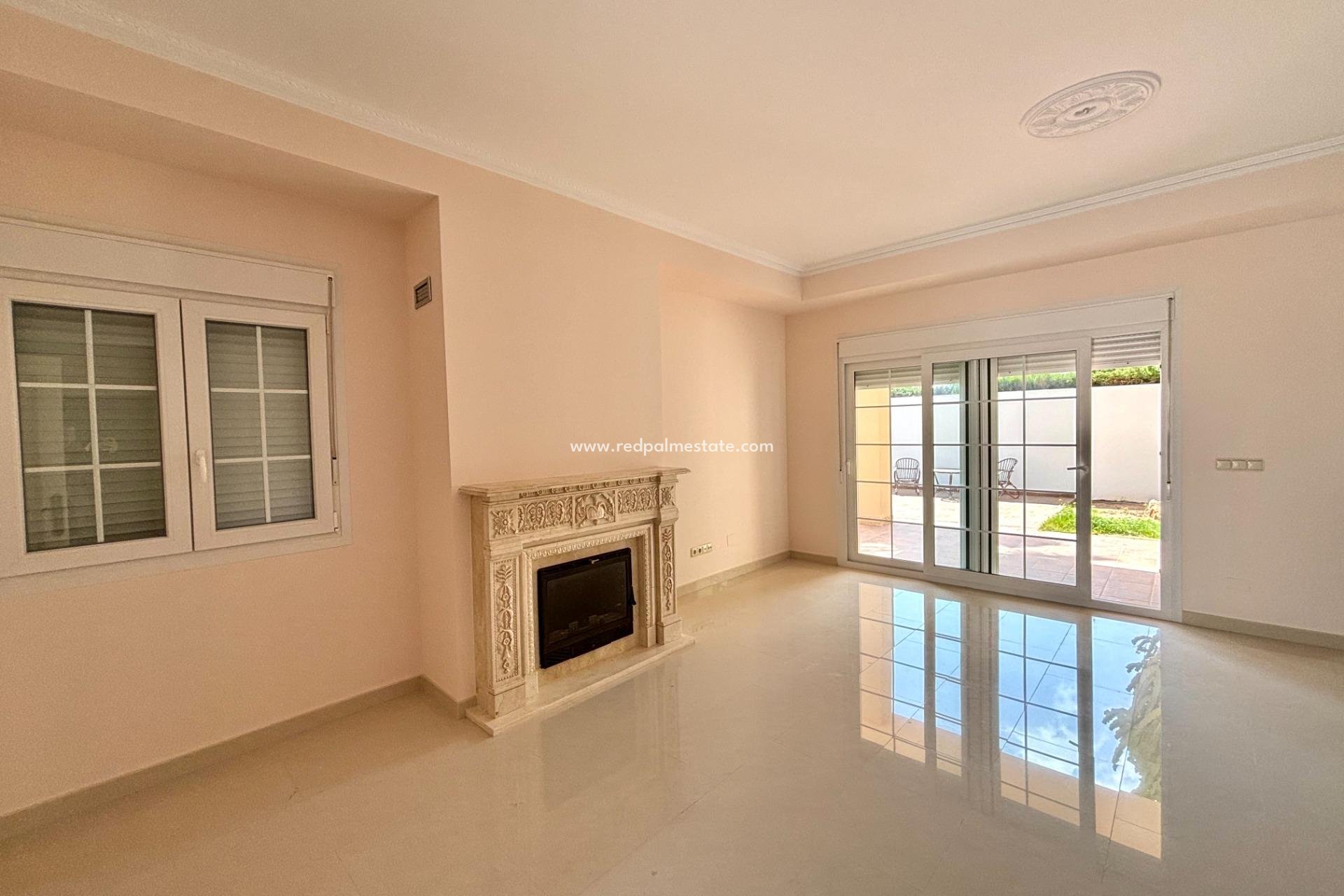 Revente - Villa -
Orihuela Costa - Cabo Roig