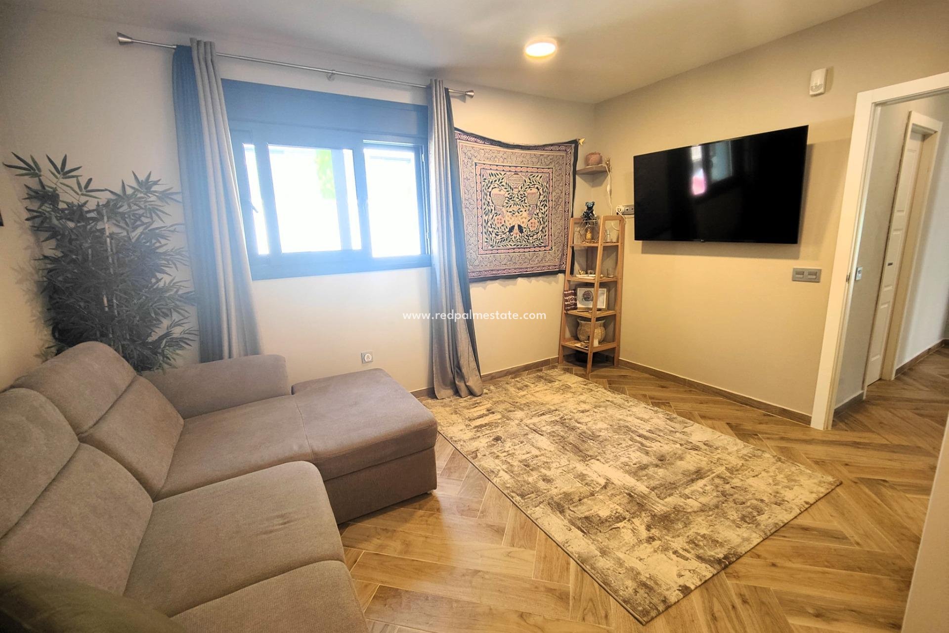 Revente - Villa -
Orihuela Costa - Cabo Roig