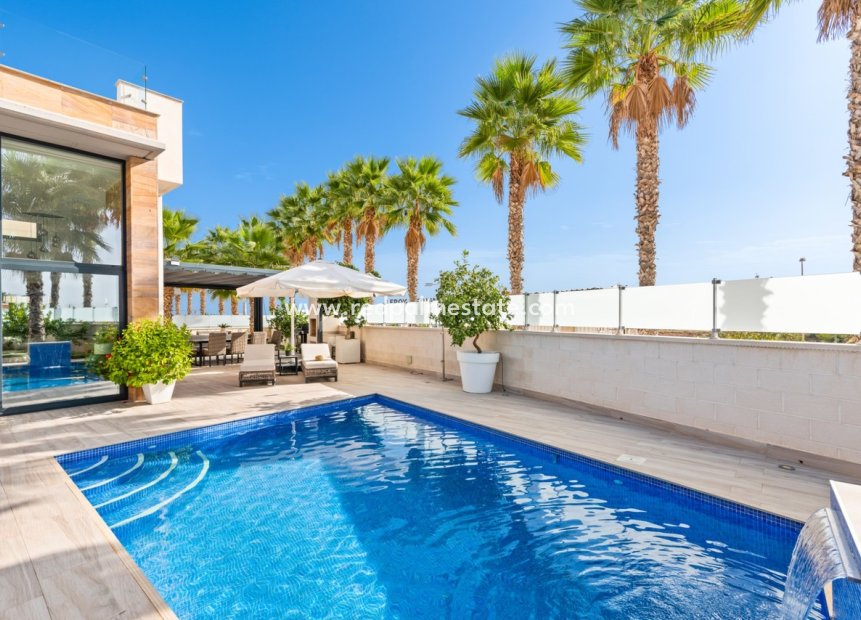 Revente - Villa -
Orihuela Costa - Cabo Roig