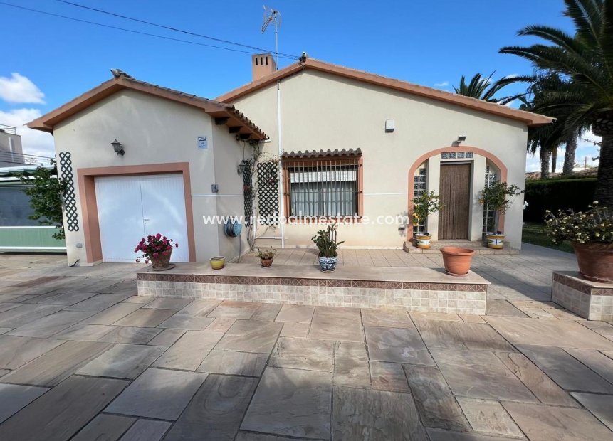 Revente - Villa -
Orihuela Costa - Cabo Roig