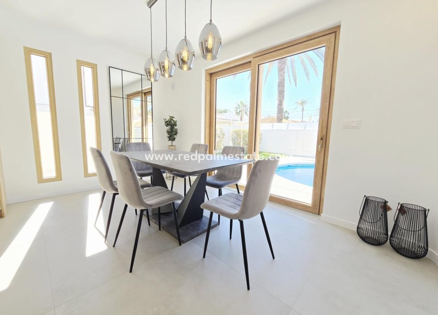 Revente - Villa -
Orihuela Costa - Cabo Roig