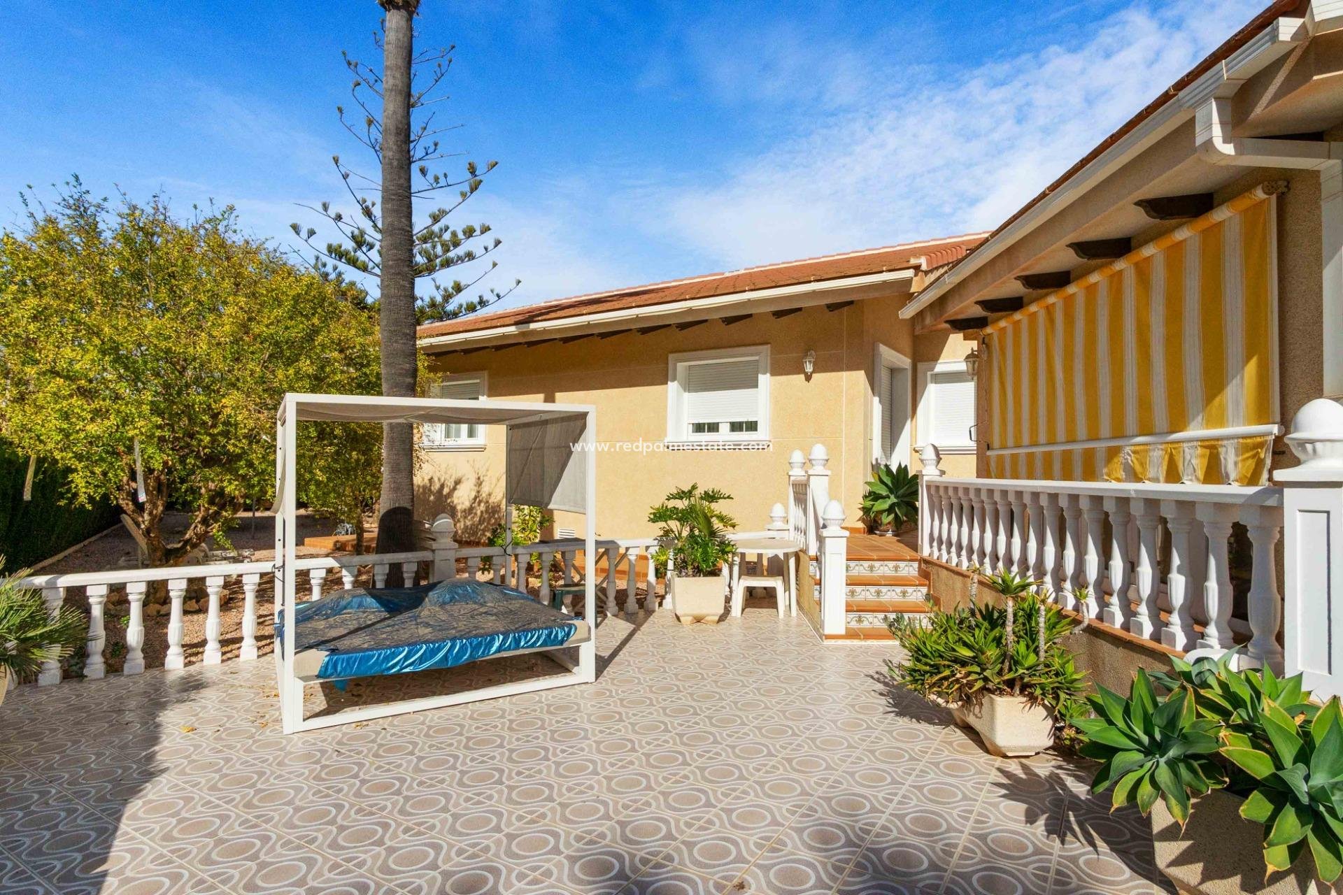 Revente - Villa -
Orihuela Costa - Cabo Roig