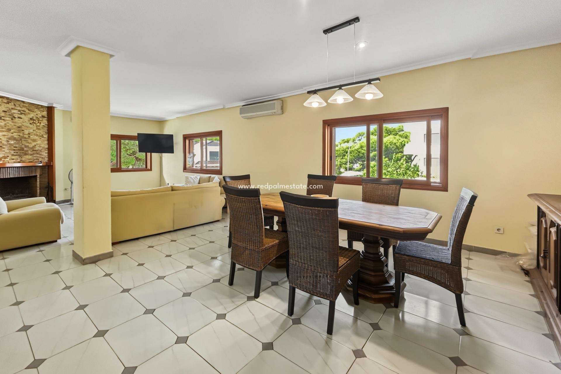 Revente - Villa -
Orihuela Costa - Campoamor